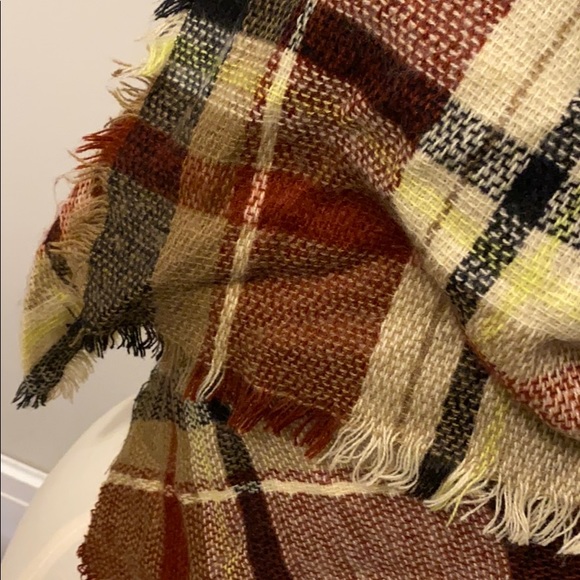 Scarf - Picture 4 of 4